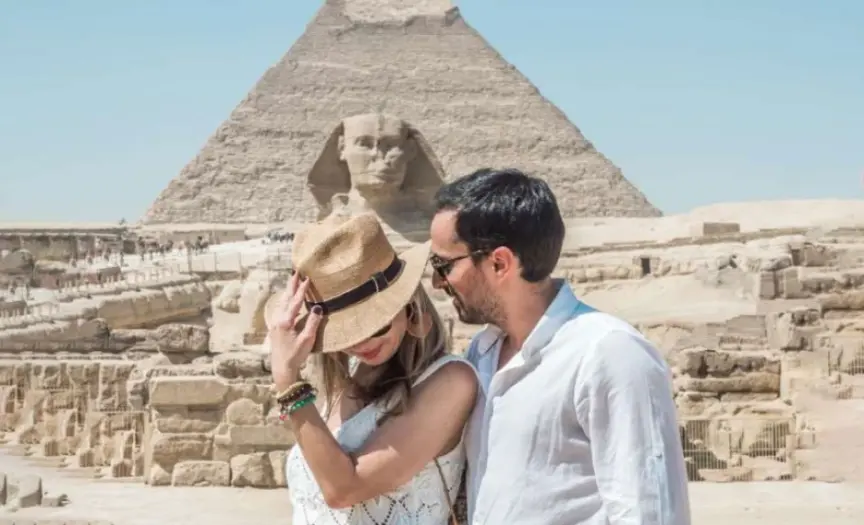 Full-Day Cairo Tour – Pyramids, Sphinx & Egyptian Museum