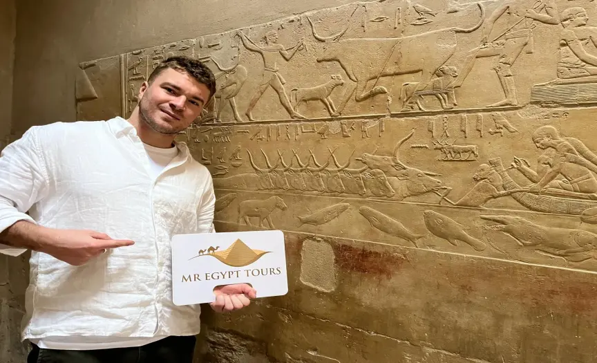 Day tour to Giza pyramids & sphinx, saqqara and Memphis